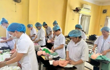 Xu Hướng Học Nghề Tắm Bé Chuyên Nghiệp – Cơ Hội Việc Làm Cho Người Mới Bắt Đầu