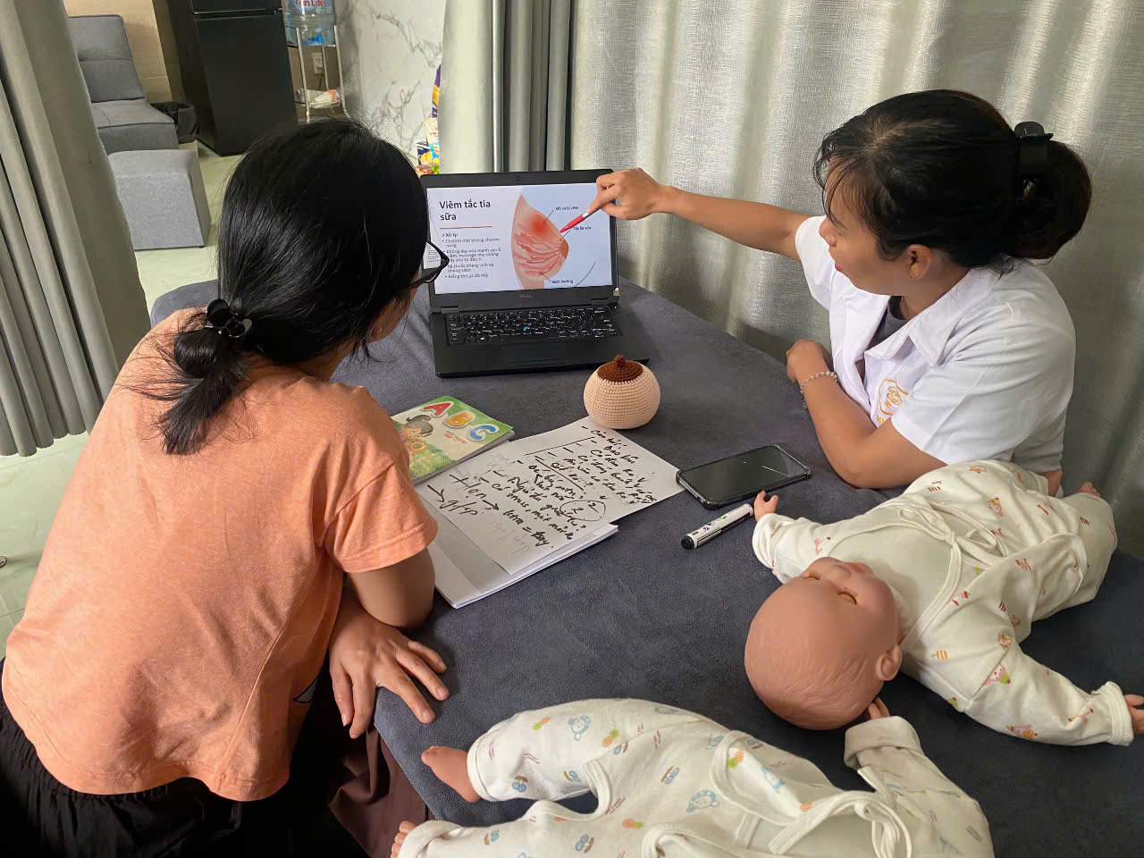 trung tâm đào tạo chăm sóc mẹ và bé tphcm