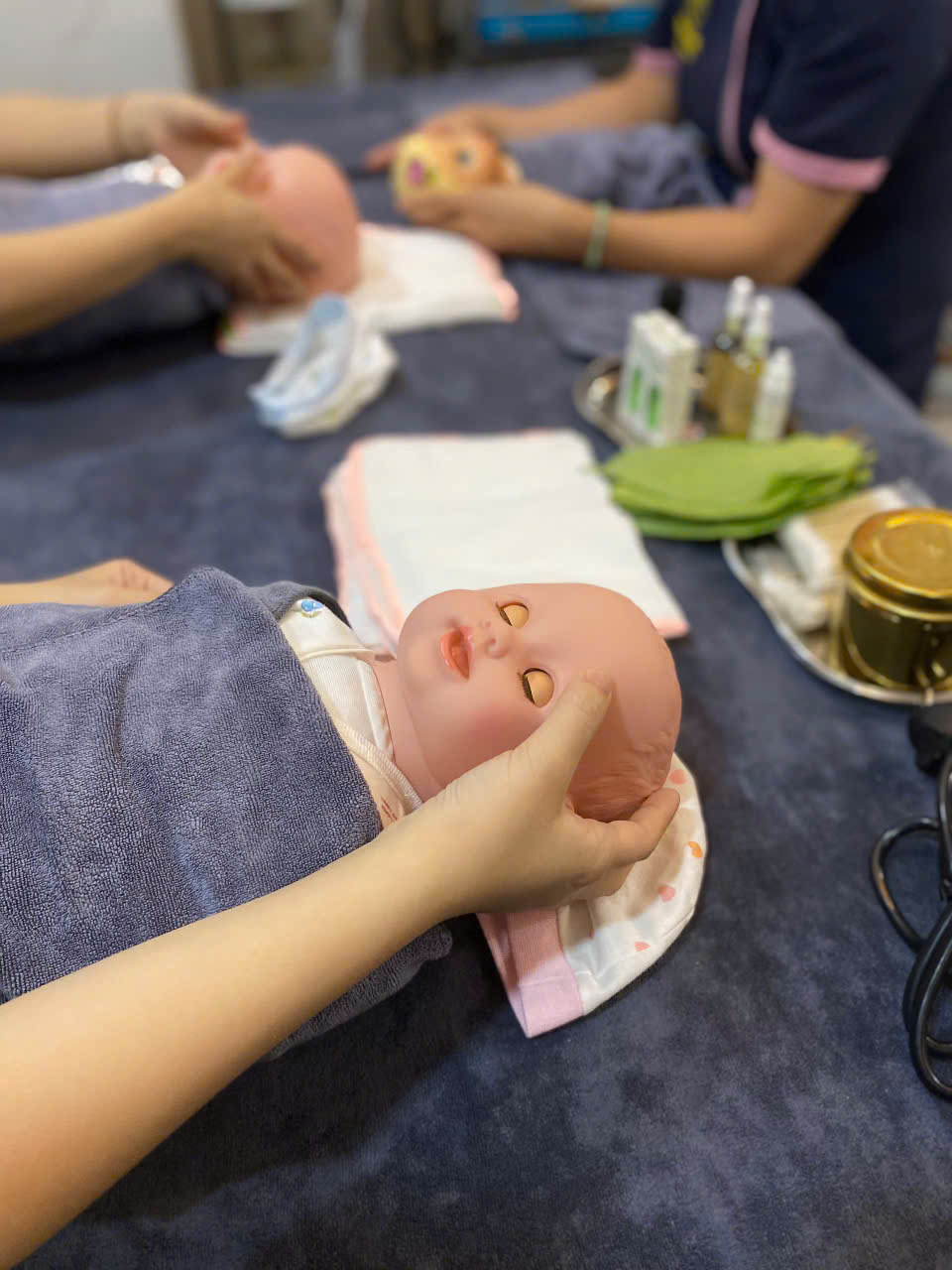 khóa học chăm sóc mẹ và bé tphcm