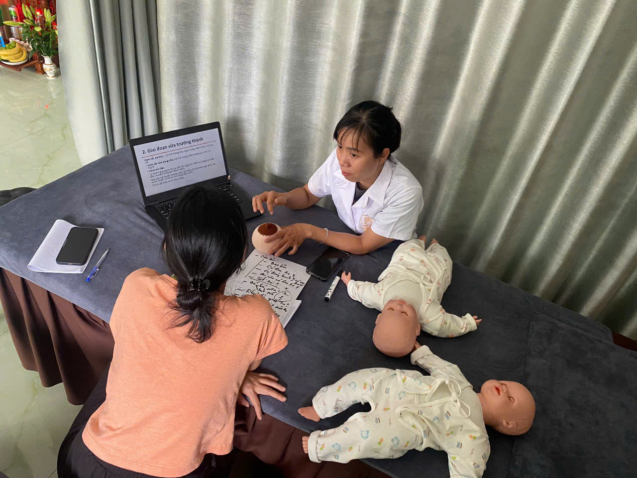 lớp học chăm sóc mẹ và bé sau sinh tphcm